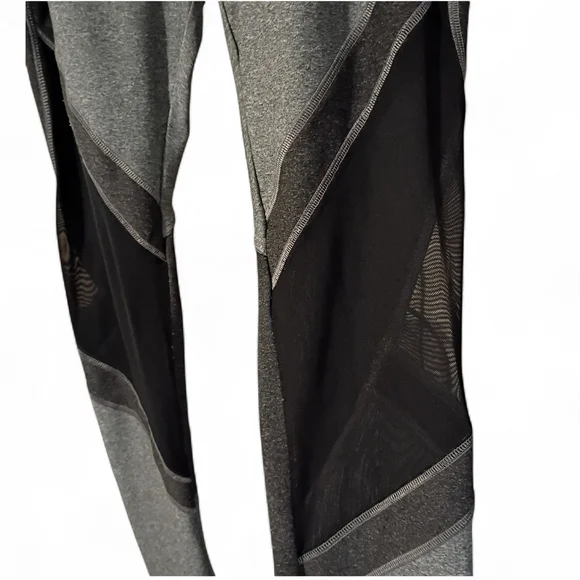 EUC Vogo Athletica Women's L Ankle Leggings Gray Black Stretch Workout Yoga ✨ - Picture 2 of 5